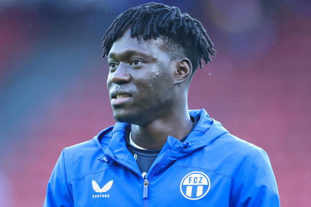 FC Zürich gegen FC Thun Brack Super League 10. Oktober 2026 Mohamed Bangoura (18, FC Zürich) beim Warm-Up des Fussballspiels der Brack Super League, FC Zürich gegen FC Thun, 10. Oktober 2026, Stadion Letzigrund, Zürich, Schweiz. Zürich Stadion Letzigrund Zürich Schweiz