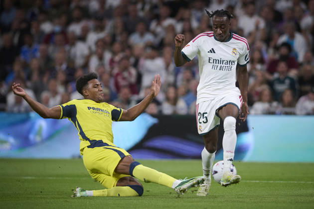 Real Madrid CF™s Yan Diomande (r) and Villarreal CFs Freeman during La Liga match. October 10 ,2026. (20261010021)
