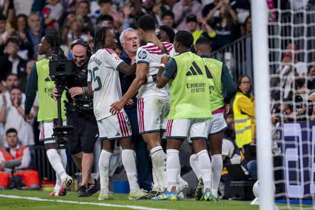 Real Madrid CF v Villarreal CF - LaLiga EA Sports 2026 27 Jose Mourinho, head coach of Real Madrid CF, celebrates a goal with his players (from L to R) Yan Diomande, Jude Bellingham during the LaLiga EA Sports football match between Real Madrid CF and Villarreal CF at Estadio Bernabeu on October 10, 2026 in Madrid, Spain. Madrid Estadio Bernabeu Madrid Spain Copyright: xAlbertoxGardinx AGardin_20261010_Rea_Mad_Vil_0225