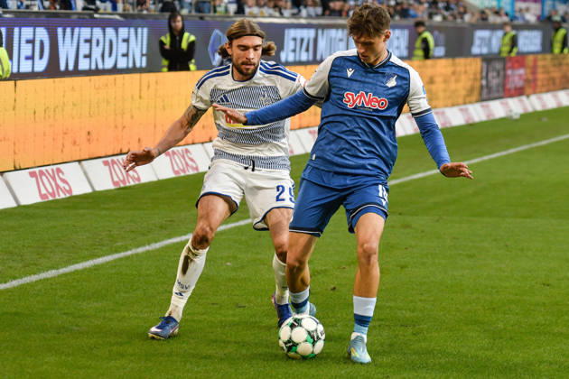 v. li. im Zweikampf Joshua Bitter (Duisburg 29) Lion Wagenbach (Hoffenheim 18) 10.10.2026 ¢ Fussball ¢ MSV Duisburg vs TSG 1899 Hoffenheim II, Schauinsland-Reisen-Arena, Duisburg, DFB DFL REGULATIONS PROHIBIT ANY USE OF PHOTOGRAPHS AS IMAGE SEQUENCES AND OR QUASI-VIDEO NRW Germany