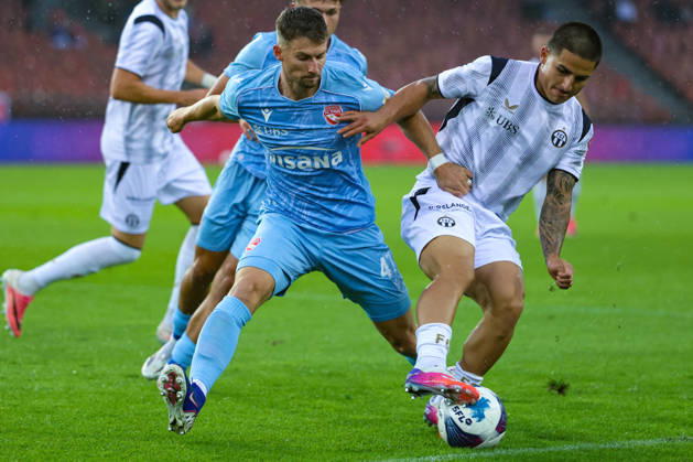 FC Zürich gegen FC Thun Brack Super League 10. Oktober 2026 Fabio Fehr (47, FC Thun, li.) und ;z38) im Zweikampf während des Fussballspiels der Brack Super League, FC Zürich gegen FC Thun, 10. Oktober 2026, Stadion Letzigrund, Zürich, Schweiz. Zürich Stadion Letzigrund Zürich Schweiz