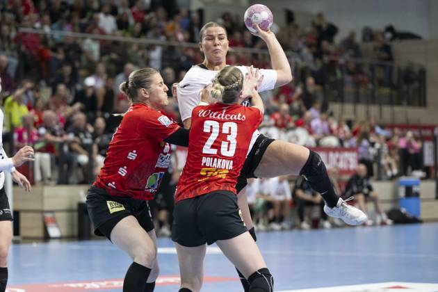 Alsco Handball Bundesliga Frauen, Saison 2026 2027 SV Union Halle-Neustadt vs.BSV Sachsen Zwickau Halle, Deutschland 09.September 2026: Im Bild:v.li.Nele Wenzel (Halle), Liv Navne (Zwickau) und Marie Polakova (Halle) Halle Saale SWH Arena Sachsen-Anhalt Deutschland