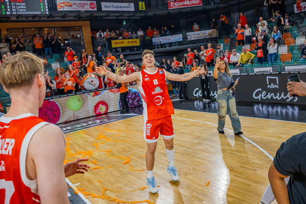 1. Basketball Bundesliga, easyCredit BBL, Saison 2026 2027, Herren, Hauptrunde, 5. Spieltag, 10.10.2026, RASTA Vechta - ratiopharm ulm Dominik Dolic ( 8 - RASTA Vechta) zeigt Emotionen nach der Partie Vechta RASTA Dome Niedersachsen Deutschland