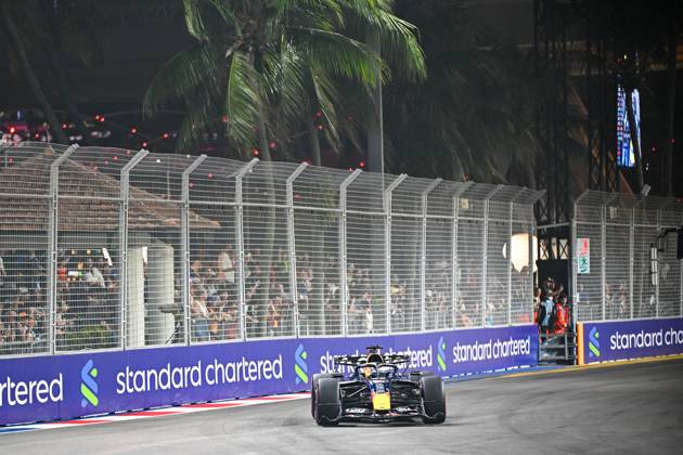 Marina Bay Street Circuit Singapore, Marina Bay Street Circuit - 10 10 2026: Max Verstappen from Netherlands, driving the (3) Oracle Red Bull Racing RB22 Red Bull Ford during the Formula 1 Singapore Grand Prix - Saturday - Qualifying at Marina Bay Street Circuit on 10 10 2026 in Singapore. (Marco Talluto Alessio Morgese SPP) Copyright: xMarcoxTallutox xAlessioxMorgesex xSPPx spp-en-MaTaAlMo-20261010_SPP_AlessioMorgese_0020