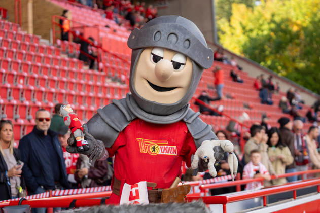 Deutschland: Fussball 1. Bundesliga, 5. Spieltag 2026 2027, 1.FC Union Berlin - SV Elversberg am 10.10.2026 in Berlin (Stadion An der Alten Försterei): Maskottchen Ritter Keule Copyright: xSvenxHeidmannx