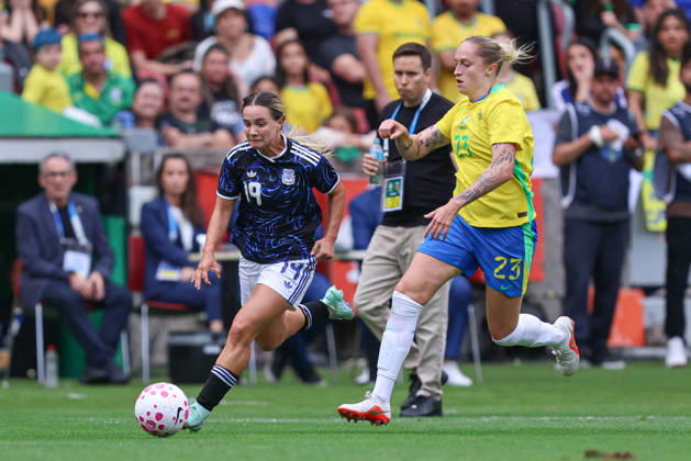 RECORD DATE NOT STATED 10th October 2026; Beira-Rio Stadium, Porto Alegre, Brazil; Friendlies Women Football, Brazil versus Argentina; Isa Haas of Brazil battles for possession with Agostina Holzheier of Argentina MaxxPeixoto