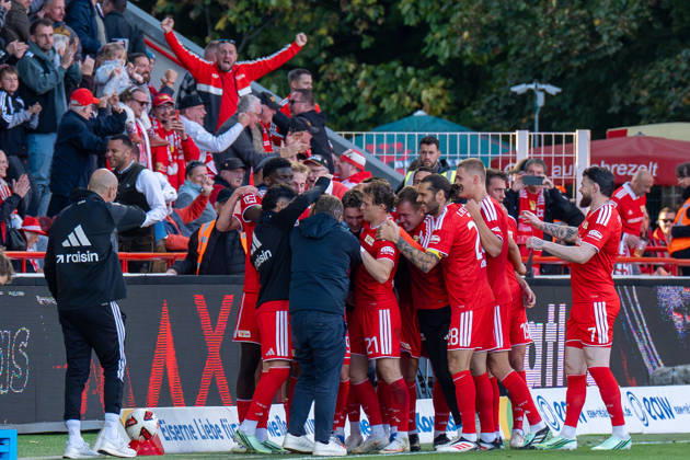 Deutschland: Fussball 1. Bundesliga, 5. Spieltag 2026 2027, 1.FC Union Berlin - SV Elversberg am 10.10.2026 in Berlin (Stadion An der Alten Försterei): Tor zum 1:0 Livan Burcu (1. FC Union Berlin, 9) Jubel, Freude, Torjubel, Emotionen Copyright: xSvenxHeidmannx