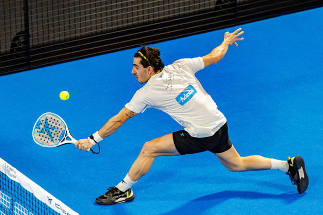 DÜSSELDORF, GERMANY - 10 OCTOBER 2026: Image shows Jon Sanz (ESP) during CUPRA Germany Premier Padel P2 2026 Day 7: Semifinals at CASTELLO Düsseldorf on 10 10 2026 in Düsseldorf, Germany. Germany Copyright: xFröhlichxPascalx
