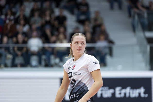 DEKRA 1. Bundesliga Frauen: Schwarz-Weiss Erfurt vs. Rote Raben Vilsbiburg; Erfurt; 10.10.2026 Rosalie Tetzel ( 9; Schwarz-Weiss Erfurt) DEKRA 1. Bundesliga Frauen: Schwarz-Weiss Erfurt vs. Rote Raben Vilsbiburg; Riethsporthalle Erfurt; 10.10.2026 Copyright: xBEAUTIFULxSPORTS Duehringx
