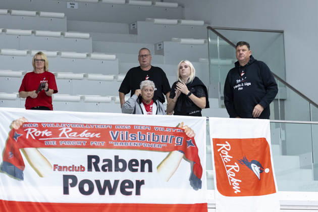 DEKRA 1. Bundesliga Frauen: Schwarz-Weiss Erfurt vs. Rote Raben Vilsbiburg; Erfurt; 10.10.2026 Tina de Groot (Rote Raben Vilsbiburg) (Bildmitte, recht) DEKRA 1. Bundesliga Frauen: Schwarz-Weiss Erfurt vs. Rote Raben Vilsbiburg; Riethsporthalle Erfurt; 10.10.2026 Copyright: xBEAUTIFULxSPORTS Duehringx