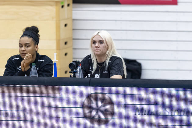 DEKRA 1. Bundesliga Frauen: Schwarz-Weiss Erfurt vs. Rote Raben Vilsbiburg; Erfurt; 10.10.2026 Tina de Groot (Rote Raben Vilsbiburg) (rechts) DEKRA 1. Bundesliga Frauen: Schwarz-Weiss Erfurt vs. Rote Raben Vilsbiburg; Riethsporthalle Erfurt; 10.10.2026 Copyright: xBEAUTIFULxSPORTS Duehringx