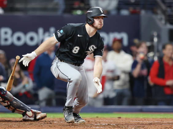 Chicago White Sox Kyle Teel (8) hits a single against the Cleveland Guardians in the fifth inning of an MLB, Baseball Herren, USA American League Division Series at Progressive Field in Cleveland, Ohio, on Saturday, October 10, 2026.  CLE20261010729 AARONxJOSEFCZYK