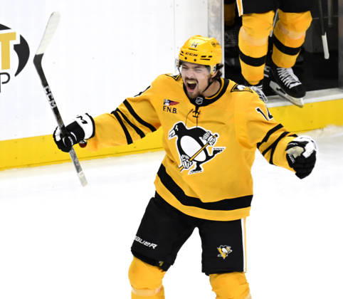 Pittsburgh Penguins left wing Nick Robertson (14) celebrates the 2-1 shootout win against the Dallas Stars at PPG Paints Arena in Pittsburgh on Saturday, October, 10 2026.  PIT2026101012 ARCHIExCARPENTER