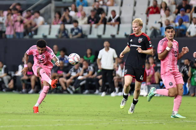 MIAMI, FL - OCTOBER 10: Inter Miami CF forward Riquelme Fillipi (11) shoots on goal during a 2026 MLS, Fussball Herren, USA soccer match between Inter Miami CF and DC United on October 10, 2026 being played at NU Stadium, Miami, Fla.(Photo by Chris Arjoon Icon Sportswire). SOCCER: OCT 10 MLS Inter Miami CF vs DC United EDITORIAL USE ONLY Icon2610100000022