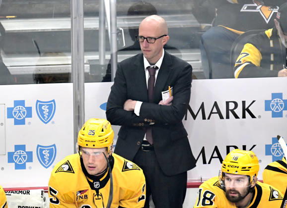 Pittsburgh Penguins head coach Dan Muse during the first period against the Dallas Stars at PPG Paints Arena in Pittsburgh on Saturday, October, 10 2026. The Pittsburgh Penguins went on to win 2-1 in a shootout.  PIT2026101020 ARCHIExCARPENTER