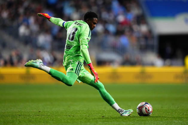 October 10, 2026: Philadelphia Union Goalie Andre Blake (18) kicks the ball during the second half of an MLS, Fussball Herren, USA match against Real Salt Lake at Subaru Park in Chester, Pennsylvania. CSM Chester United States of America - ZUMAc04_ 20261010_zma_c04_300 Copyright: xKylexRoddenx