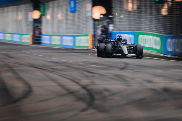 2026 Formula One Singapore Grand Prix Marina Bay Street Circuit, Singapore, Singapore. 10.October.2026; George Russell of Great Britain and Mercedes-AMG PETRONAS F1 Team during qualifying Formula One Singapore Grand Prix Singapore Marina Bay Street Circuit Singapore Copyright: xJayxHiranox