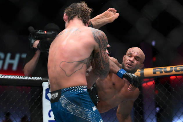 October 10, 2026, Las Vegas, Nevada, USA: BRENDAN ALLEN defeats CHRISTIAN LEROY DUNCAN by submission (rear-naked choke) at 2:46 of Round 5 during UFC Fight Night night the Meta APEX in Las Vegas. Las Vegas USA - ZUMAo117 20261010_zsp_o117_048 Copyright: xMikaelxOnax