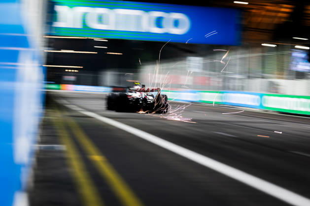 Marina Bay Street Circuit, Singapore, Singapore. 10.October.2026; Oliver Bearman of Great Britain and TGR Haas F1 Team during qualifying Formula One Singapore Grand Prix  aflo_354967801 JayxHiranox