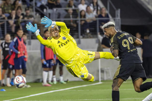 October 10, 2026, Los Angeles, California, USA: Vancouver Whitecaps goalkeeper Yohei Takaoka (1) defends as Los Angeles FC striker Denis Bouanga (99) shoots on the goal, which was not allowed due an an offside penalty during a MLS, Fussball Herren, USA soccer game on Saturday, Oct. 10, 2026 in Los Angeles. Los Angeles USA - ZUMAc68_ 20261010_zaf_c68_065 Copyright: xRingoxChiux