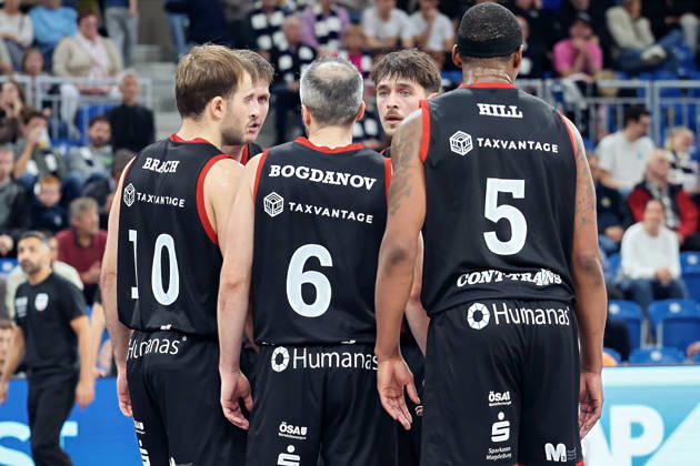 Die Spieler vom SBB Baskets Wolmirstedt bilden einen Mannschaftskreis zur Abstimmung.. GER BBL MLP Academics Heidelberg - SBB Baskets Wolmirstedt Basketball Barmer 2.Basketball Bundesliga ProA 4.Spieltag Saison 2026 2027 10.10.2026 GER MLP Academics Heidelberg - SBB Baskets Wolmirstedt, Basketball Barmer 2.Basketball Bundesliga ProA 4.Spieltag Saison 2026 2027 10.10.2026 Heidelberg Copyright: xEibner-Pressefoto JoergxHirschx EP_JHH
