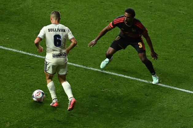 Philadelphia Union Vs Real Salt Lake - October 10, 2026 Cavan Sullivan 6 of the Philadelphia Union takes on DeAndre Yedlin 2 of Real Salt Lake during the Major League Soccer 2026 match between Philadelphia Union and Real Salt Lake at Subaru Park in Chester, Pennsylvania, on October 10, 2026. Philadelphia United States  Copyright: xJackxMegawx originalFilename:megaw-philadel261010_npPYS.jpg