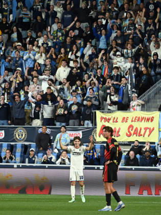 Philadelphia Union Vs Real Salt Lake - October 10, 2026 Milan Iloski 10 of the Philadelphia Union gestures to the crowd during a VAR check during the Major League Soccer 2026 match between Philadelphia Union and Real Salt Lake at Subaru Park in Chester, Pennsylvania, on October 10, 2026. Philadelphia United States  Copyright: xJackxMegawx originalFilename:megaw-philadel261010_npvrZ.jpg