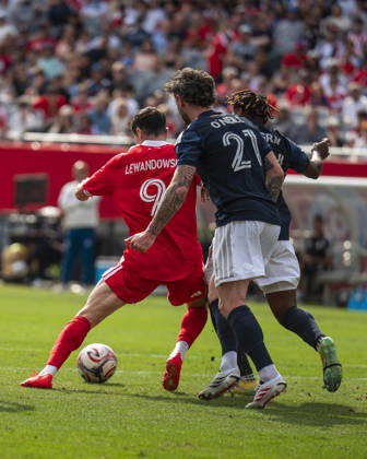 Chicago Fire FC V New York City FC - MLS, Fussball Herren, USA - October 10, 2026 Robert Lewandowski ( 9) of Chicago Fire FC is in action during the match between Chicago Fire FC and New York City FC at Soldier Field Stadium in Chicago, United States, on October 10, 2026. Chicago IL United States  Copyright: xRichardxNicholsx originalFilename:nichols-chicagof261010_npbUl.jpg