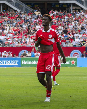 Chicago Fire FC V New York City FC - MLS, Fussball Herren, USA - October 10, 2026 Dje D Avilla ( 42) of Chicago Fire FC walks off the field after receiving a second yellow card for a tackle on James Sands ( 6) of New York City FC during the match between Chicago Fire FC and New York City FC at Soldier Field Stadium in Chicago, United States, on October 10, 2026. Chicago IL United States  Copyright: xRichardxNicholsx originalFilename:nichols-chicagof261010_np37v.jpg