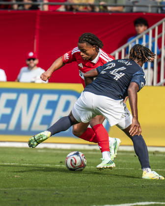 Chicago Fire FC V New York City FC - MLS, Fussball Herren, USA - October 10, 2026 Leonardo Barroso ( 2) of Chicago Fire FC is in action during the match between Chicago Fire FC and New York City FC at Soldier Field Stadium in Chicago, United States, on October 10, 2026. Chicago IL United States  Copyright: xRichardxNicholsx originalFilename:nichols-chicagof261010_npgpr.jpg