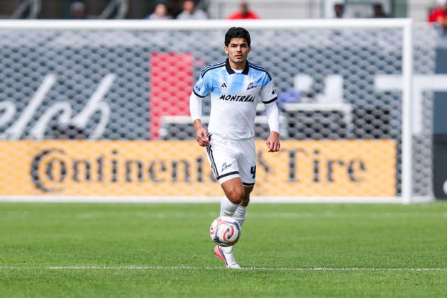 Toronto FC v CF Montreal Brayan Vera 4 of CF Montreal runs with the ball during a Major League Soccer game between Toronto FC and CF Montreal at BMO Field in Toronto, Ontario, Canada, on October 10, 2026. Toronto Ontario Canada  Copyright: xIndrawanxKumalax originalFilename:kumala-majorlea261010_npz6g.jpg