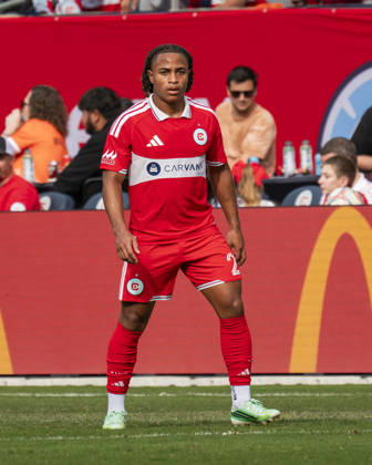 Chicago Fire FC V New York City FC - MLS, Fussball Herren, USA - October 10, 2026 Leonardo Barroso ( 2) of Chicago Fire FC waits for a pass during the match between Chicago Fire FC and New York City FC at Soldier Field Stadium in Chicago, United States, on October 10, 2026. Chicago IL United States  Copyright: xRichardxNicholsx originalFilename:nichols-chicagof261010_npCD9.jpg
