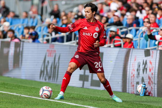 Toronto FC v CF Montreal Daniel Salloi 20 of Toronto FC controls the ball during a Major League Soccer game between Toronto FC and CF Montreal at BMO Field in Toronto, Ontario, Canada, on October 10, 2026. Toronto Ontario Canada  Copyright: xIndrawanxKumalax originalFilename:kumala-majorlea261010_np6Mn.jpg