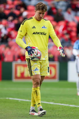 Toronto FC v CF Montreal Sebastian Breza 1 of CF Montreal prepares for a goal kick during a Major League Soccer game between Toronto FC and CF Montreal at BMO Field in Toronto, Ontario, Canada, on October 10, 2026. Toronto Ontario Canada  Copyright: xIndrawanxKumalax originalFilename:kumala-majorlea261010_npxda.jpg
