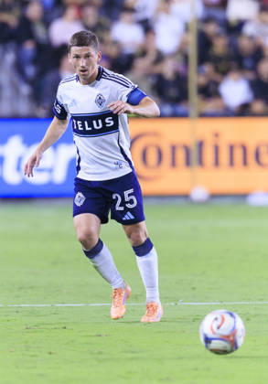 October 10, 2026, Los Angeles, California, USA: Ryan Gauld 25 of the Vancouver Whitecaps during their regular season MLS, Fussball Herren, USA game against the Los Angeles Football Club on Saturday October 10, 2026 at the BMO Stadium in Los Angeles, California. LAFC tie with Whitecaps, 1-1. ARIANA RUIZ PI Los Angeles USA - ZUMAp124 20261010_zaa_p124_018 Copyright: xArianaxRuizx
