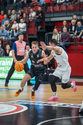Artland Dragons - Tigers Tübingen. Quakenbrück, Niedersachsen, Deutschland, 10.10.2026. Basketball, BARMER 2. Basketball Bundesliga ProA, 4. Spieltag, Saison 2026 2027, in der Artland Arena. Die Tigers Tübingen gewinnen mit 92:86 gegen die Artland Dragons. For editorial use only. Artland Dragons - Tigers Tübingen, Basketball ProA Quakenbrück Copyright: xEibner-Pressefotox EP_EER