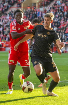 Fußball, Herren, Saison 2026 2027, 1. Bundesliga (5. Spieltag), 1. FC Union Berlin - SV 07 Elversberg (1:0), v. l. Mekhi Gray (1. FC Union), Maximilian Rohr (SV Elversberg) , 10.10.2026, Copyright: xMatthiasxKochx