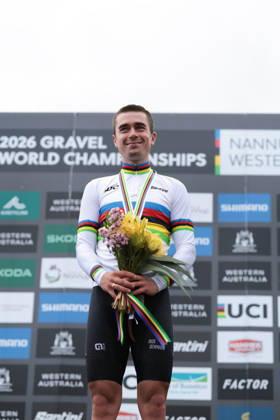 2026 UCI Gravel World Championships Picture by James Raison SWpix.com - 11 10 2026 - Cycling - 2026 UCI Gravel World Championships - Nannup, Western Australia, Australia - Men™s Elite Podium - Magnus Bak Klaris (Denmark) wins the Gold Medal to become World Champion Copyright: x xSWpix.comx(t axPhotographyxHubxLtd)xJamesxRaison SWpix.comx SWP-3030-24604