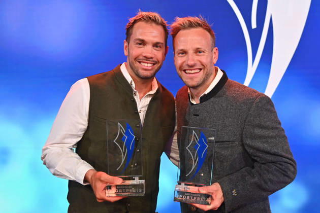 v.li:Tobias Wendl und Tobias Arlt (Rodeln,Doppelsitzer), Bayerischer Sportpreis 2026 in der BMW Welt, Roter Teppich,Red Carpet am 10.10.2026