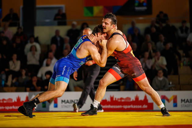 DRB BIRTAT Bundesliga, 6. Wettkampftag, ASV Mainz 88 - KG Baienfurt Ravensburg, Mainz, 10.10.2026 Kampf zwischen Mehmet Mustafa Sahin (rot, ASV Mainz 88) gegen Valeriu Toderean (blau, KG Baienfurt Ravensburg), 75 kg Griechisch-Roemischer Stil DRB BIRTAT Bundesliga, 6. Wettkampftag, ASV Mainz 88 - KG Baienfurt Ravensburg, Sporthalle am großen Sand, Mainz, 10.10.2026 Copyright: xBEAUTIFULxSPORTS Hahnex