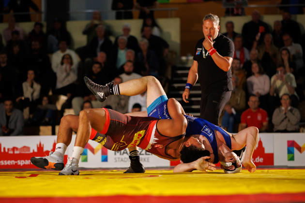 DRB BIRTAT Bundesliga, 6. Wettkampftag, ASV Mainz 88 - KG Baienfurt Ravensburg, Mainz, 10.10.2026 Kampf zwischen Yassine Ben Labed (rot, ASV Mainz 88) Jan Zirn (blau, KG Baienfurt Ravensburg), Griechisch Roemisch bis 130 kg DRB BIRTAT Bundesliga, 6. Wettkampftag, ASV Mainz 88 - KG Baienfurt Ravensburg, Sporthalle am großen Sand, Mainz, 10.10.2026 Copyright: xBEAUTIFULxSPORTS Hahnex