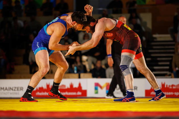 DRB BIRTAT Bundesliga, 6. Wettkampftag, ASV Mainz 88 - KG Baienfurt Ravensburg, Mainz, 10.10.2026 Kampf ziwschen Malik Shavaev (rot, ASV Mainz 88) gegen Radu Lefter (blau, KG Baienfurt Ravensburg). 98kg Freistil DRB BIRTAT Bundesliga, 6. Wettkampftag, ASV Mainz 88 - KG Baienfurt Ravensburg, Sporthalle am großen Sand, Mainz, 10.10.2026 Copyright: xBEAUTIFULxSPORTS Hahnex