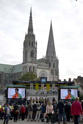 Paris Tours 2026 Cycling Race TOURS, FRANCE - OCTOBER 11 : illustration picture of the start in Chartres during the 120th edition of Paris Tours an UCI ProSeries 1.Pro one day cycling road race for Men Elite of 216.2 km with start in Chartres and finish in Tours on October 11, 2026 in Tours, France, 11 10 2026 ( Motordriver Guy De Vuyst - Tours France  Copyright: xNicoxVereeckenx