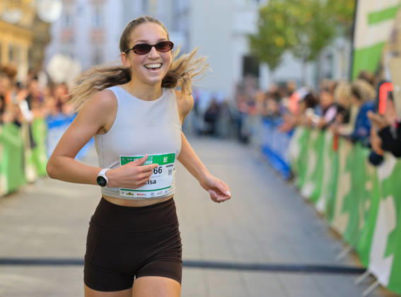 RUNNING - Graz Marathon 2026 GRAZ,AUSTRIA,11.OCT.26 - RUNNING - Graz Marathon. Image shows Lisa Kumpitsch. Keywords: medal..  GEPAxpictures xWolfgangxGrebien