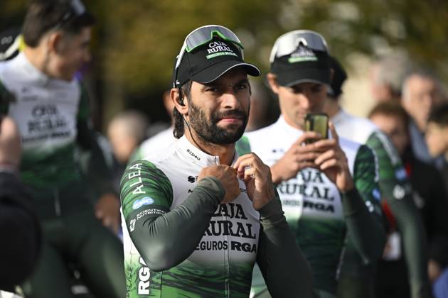 Paris Tours 2026 Cycling Race TOURS, FRANCE - OCTOBER 11 : Gaviria Fernando (COL) of Caja Rural - Seguros RGA during the 120th edition of Paris Tours an UCI ProSeries 1.Pro one day cycling road race for Men Elite of 216.2 km with start in Chartres and finish in Tours on October 11, 2026 in Tours, France, 11 10 2026 ( Motordriver Guy De Vuyst - Tours France  Copyright: xNicoxVereeckenx