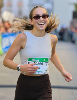RUNNING - Graz Marathon 2026 GRAZ,AUSTRIA,11.OCT.26 - RUNNING - Graz Marathon. Image shows Lisa Kumpitsch. Keywords: medal..  GEPAxpictures xWolfgangxGrebien