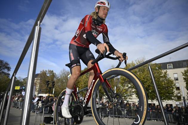 Paris Tours 2026 Cycling Race TOURS, FRANCE - OCTOBER 11 : Van Der Hoorn Taco (NED) of Lotto - Intermarche during the 120th edition of Paris Tours an UCI ProSeries 1.Pro one day cycling road race for Men Elite of 216.2 km with start in Chartres and finish in Tours on October 11, 2026 in Tours, France, 11 10 2026 ( Motordriver Guy De Vuyst - Tours France  Copyright: xNicoxVereeckenx