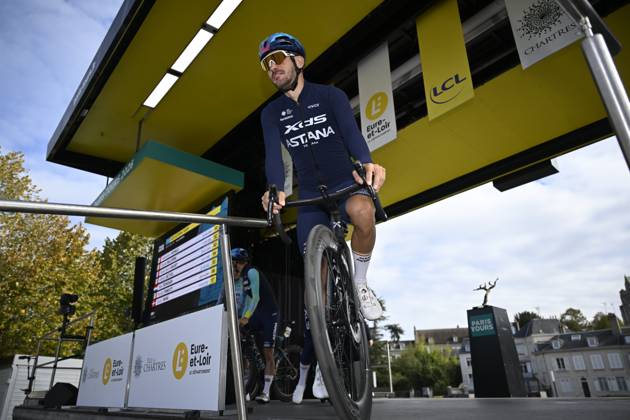 Paris Tours 2026 Cycling Race TOURS, FRANCE - OCTOBER 11 : Bettiol Alberto (ITA) of XDS Astana Team during the 120th edition of Paris Tours an UCI ProSeries 1.Pro one day cycling road race for Men Elite of 216.2 km with start in Chartres and finish in Tours on October 11, 2026 in Tours, France, 11 10 2026 ( Motordriver Guy De Vuyst - Tours France  Copyright: xNicoxVereeckenx