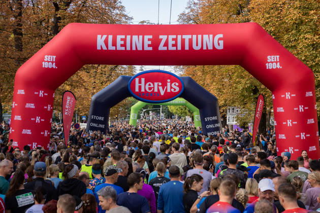 RUNNING - Graz Marathon 2026 GRAZ,AUSTRIA,11.OCT.26 - RUNNING - Graz Marathon. Image shows the start of the quarter marathon.  GEPAxpictures xMatthiasxTrinkl