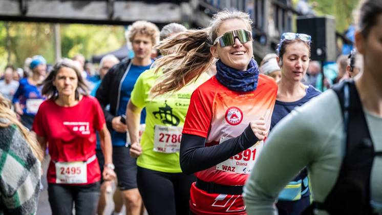 Marathon am Baldeneysee in Essen ** NUR FÜR REDAKTIONELLE ZWECKE ** EDITORIAL USE ONLY **<p>Rund 1800 Läufer begeben sich am Sonntagmorgen, 11.10.2026, im Rahmenprogramm des Mararthons am Baldeneysee auf eine gut 18 Kilometer lange Seerunde. Deutschland NRW Essen Copyright: MartinxMöller